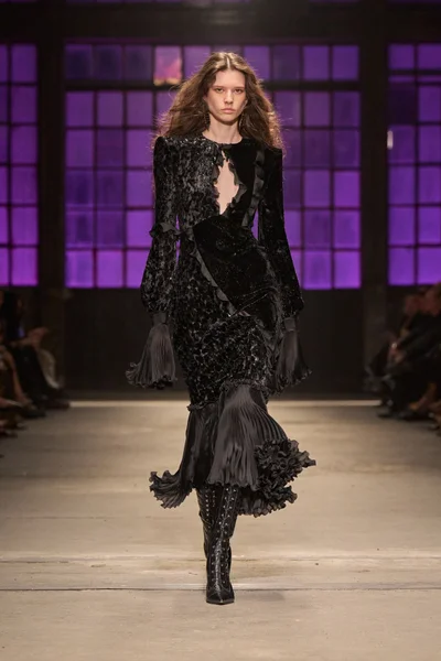 Look 17